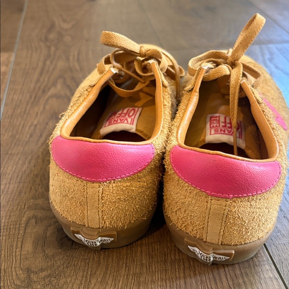 Vans Sneakers in Tan and Pink - Picture 4 of 6
